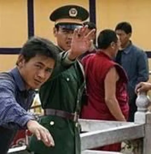 Bild: Tibet / VR China - Permanente Kontrolle schränkt Bewegungsfreiheit der Tibeter ein