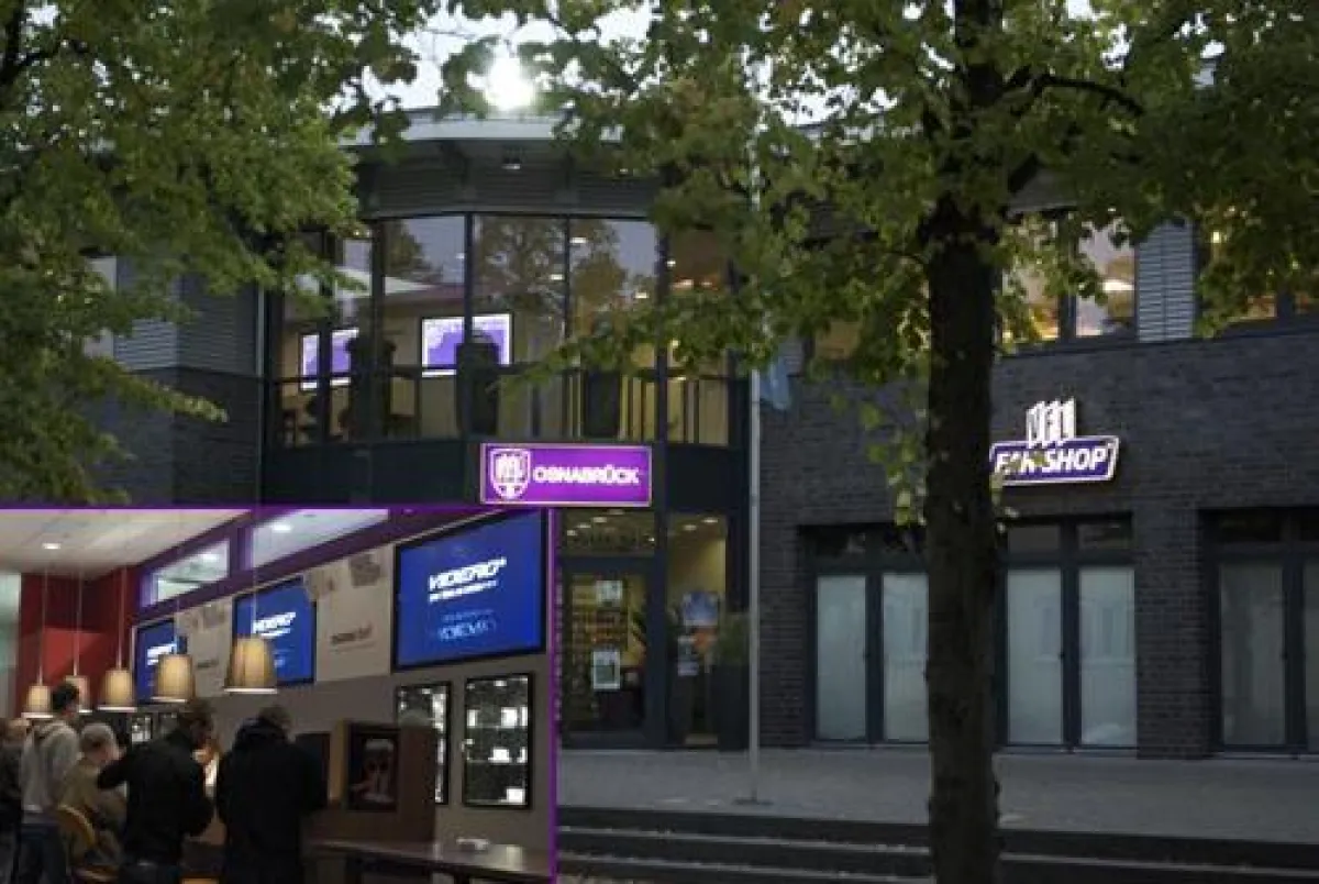 Hingucker im Stadion des VfL Osnabrück. Die Software Videro 3.0 steuert die  62-Zoll-Monitore im neuen VIP-Bereich. Neben der Spielübertragung unterhalten aktuelle Marketingaktionen und Sponsorenpräse