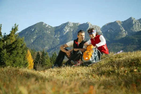 Bild: Von der Zugspitze ins Tal, zum Königshaus am Schachen und durch die Ammergauer Alpen