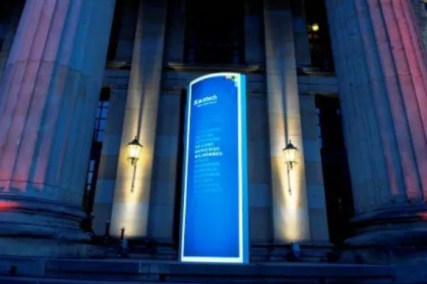 Bild: Innovation und Bildung im Zentrum der Festveranstaltung - Angela Merkel zu Gast bei acatech