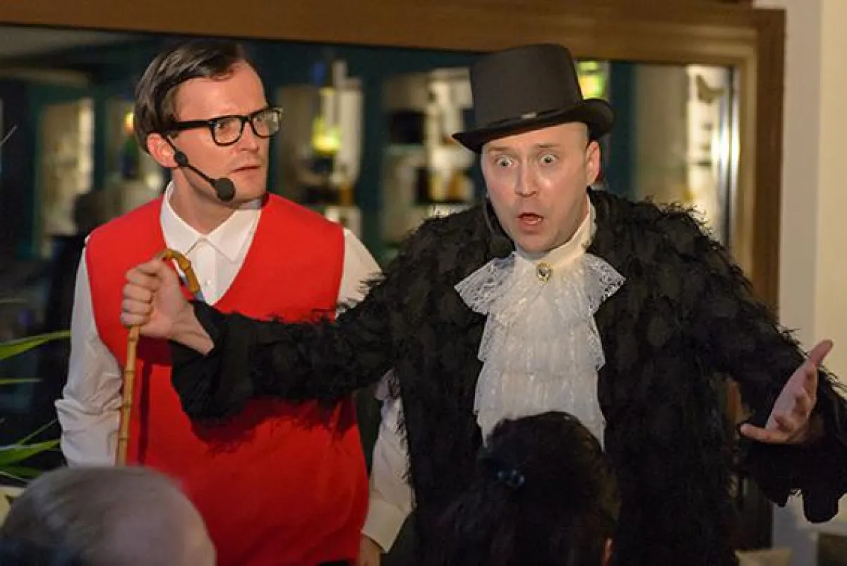 Mord mit Biss - Grusel-Dinner-Krimi von krimimobil - Komödie zum Essen.