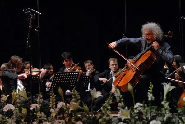 Bild: Solistenensemble des Mahler Chamber Orchestra spielt im Rahmen der Lunchkonzerte in der Berliner Philharmonie.