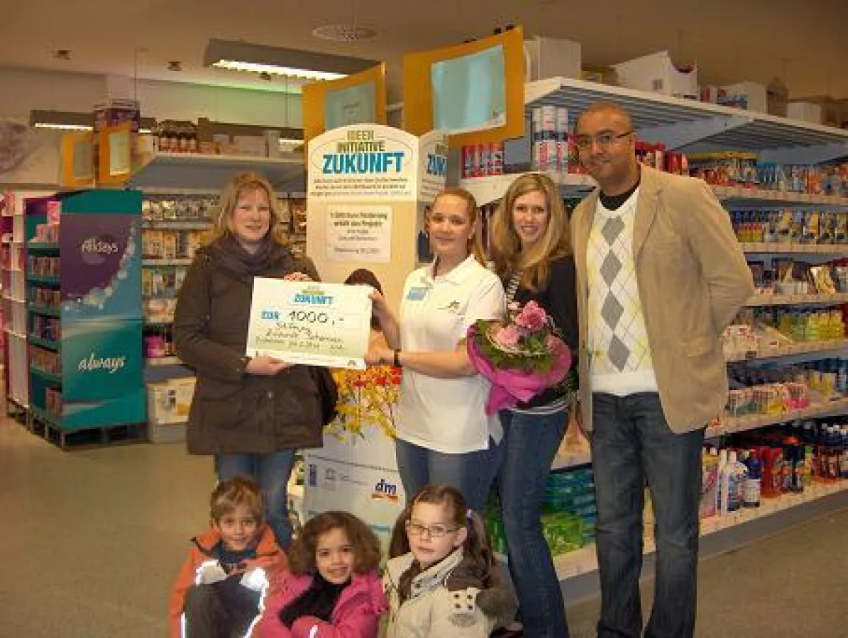 Entgegennahme des Preisgeld in Rüdesheim