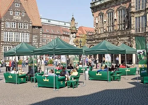 Die Jacobs Krönung Sofas zu Gast bei der Hanse Sail Rostock Bild: Die Jacobs Krönung Sofas zu Gast bei der Hanse Sail Rostock