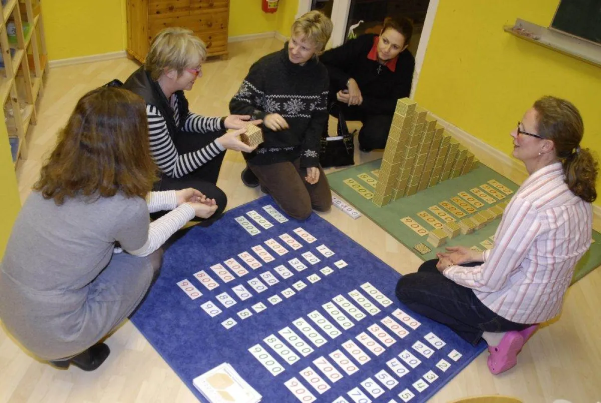 Was geht in den Kindern vor, wenn sie mit dem Montessori-Material arbeiten? Bei Infoabenden und beim Tag der offenen Tür in der Montessori-Schule Mühlheim erhalten Interessenten Einblick in die Reform