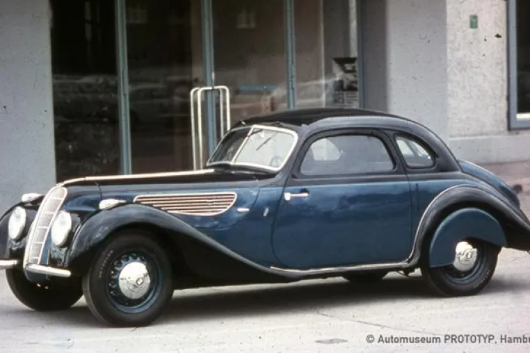 Kreativ-Wettbewerb zum Thema „100 Jahre BMW“ Bild: Kreativ-Wettbewerb zum Thema „100 Jahre BMW“