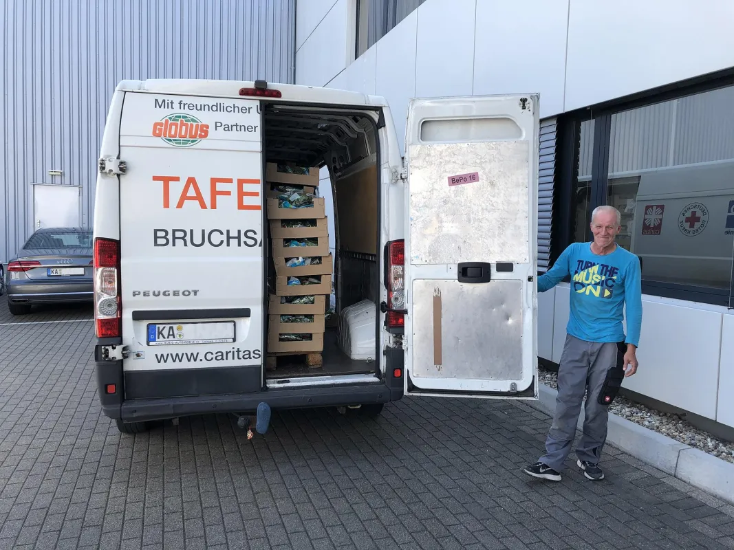 Viele Lebensmittel spendete die Hegelmann Express GmbH an die Bruchsaler Tafel. (Foto: Hegelmann)