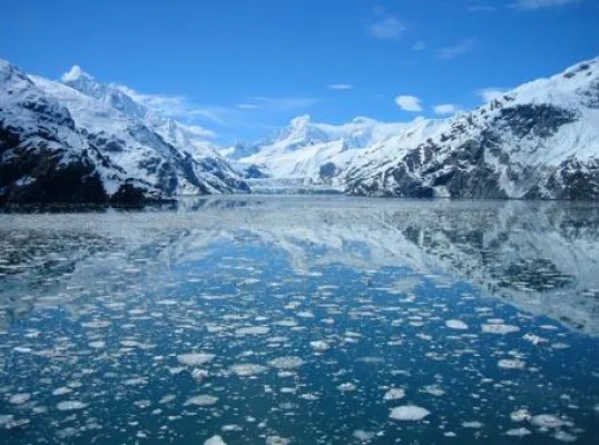 Bild: Zurück in die Eiszeit - Im Glacier Bay Nationalpark in Alaska zeigt sich die Macht der Natur