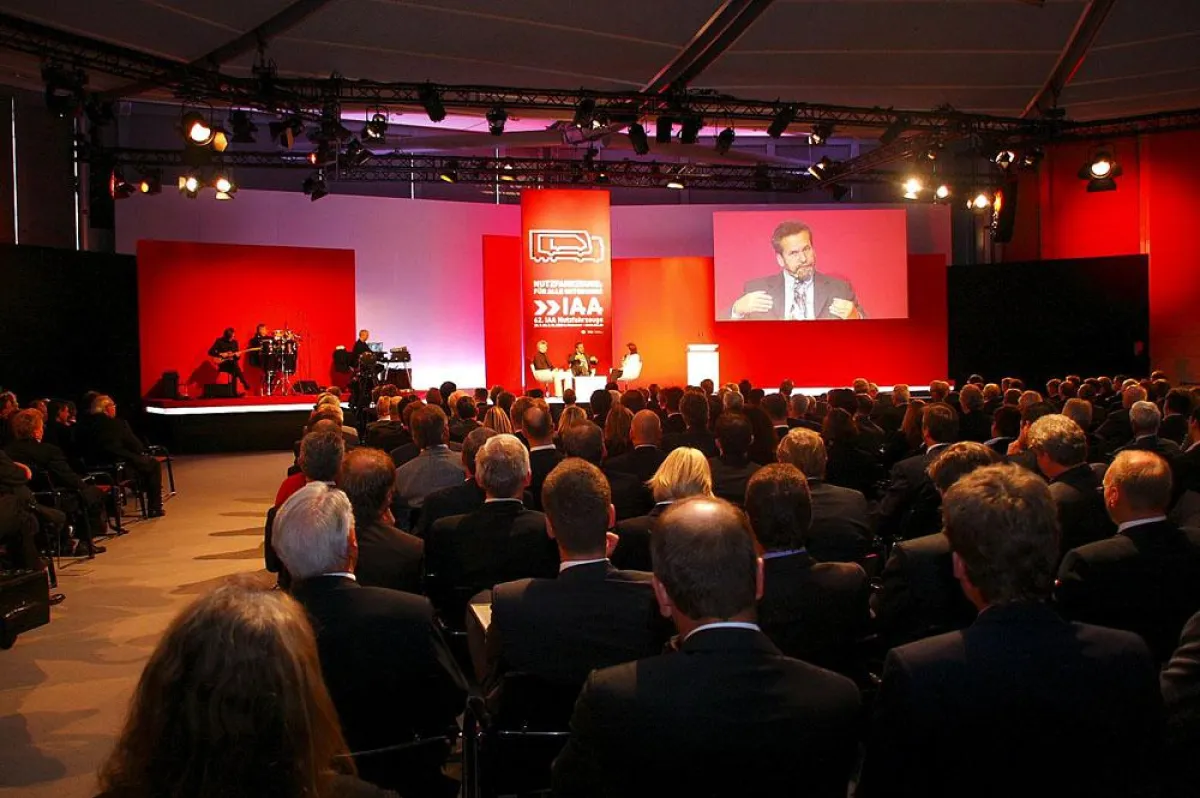 Dr. Rudolf Bannasch und Prof. Martin Middendorf im Gepräch mit Sandra Maischberger