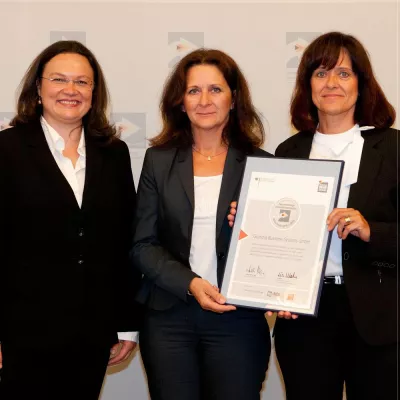 Bild: Bundesministerin Andrea Nahles zeichnet Grundig Business Systems für zukunftsfähige Unternehmenskultur aus