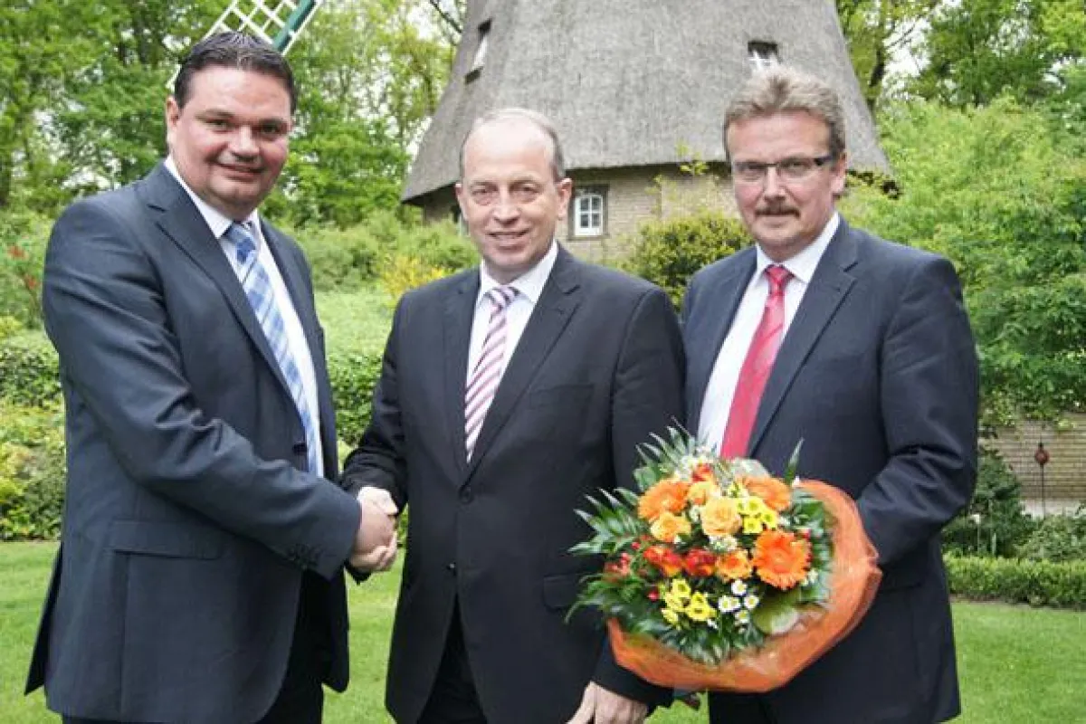 Glückwüche nahm Alfons Veer (Mitte) nach der Wahl entgegen.