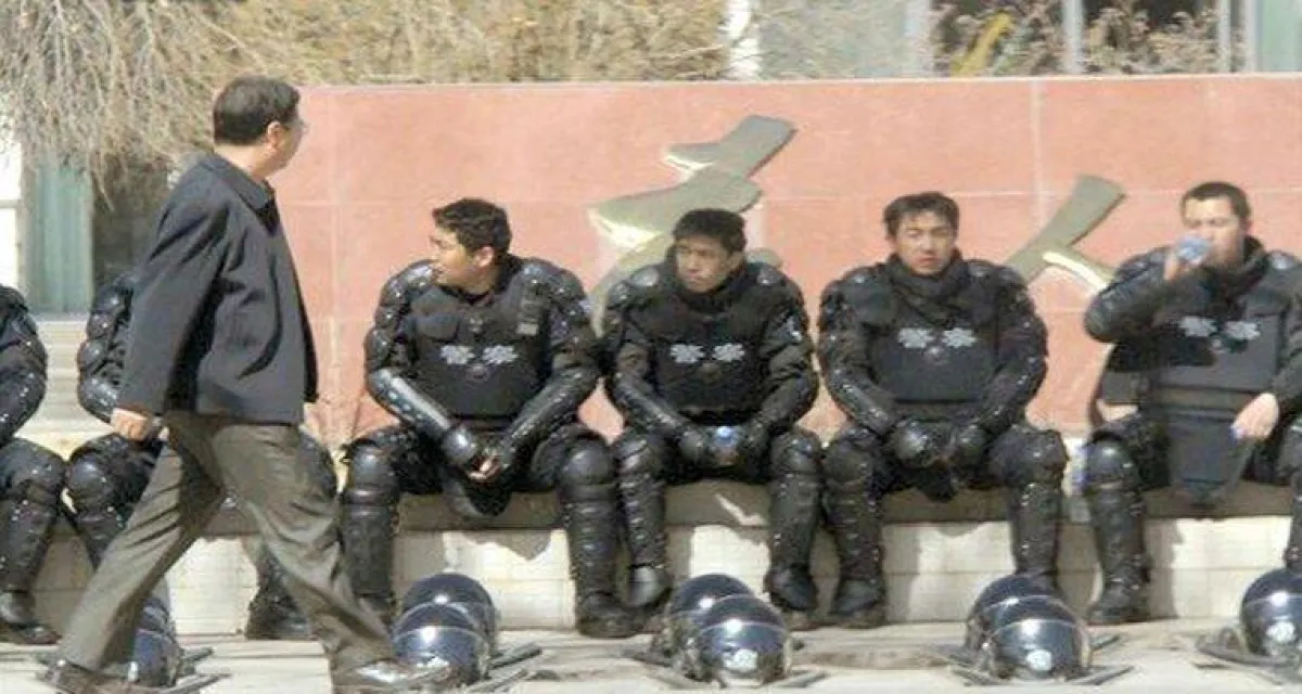 Chinesische Militärpolizei in den Städten Tibets (Bild: TCHRD)