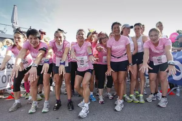 Bild: Reebok Women’s Run bläst rosa Frauen-Power durch Olympiapark