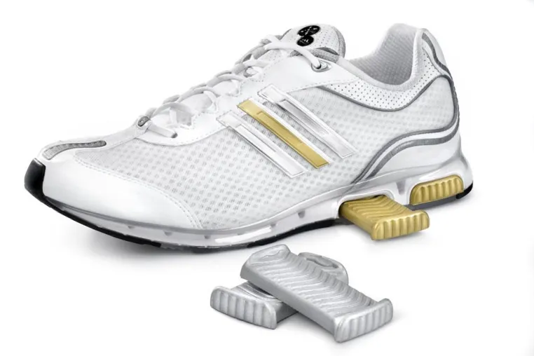 Plug and Play: Foot Locker und adidas präsentieren X-Lab Change Bild: Plug and Play: Foot Locker und adidas präsentieren X-Lab Change