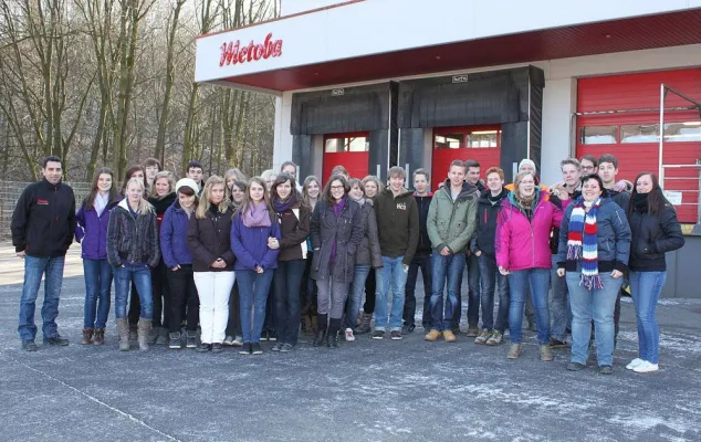 Bild: Schülerbesuch bei Metoba