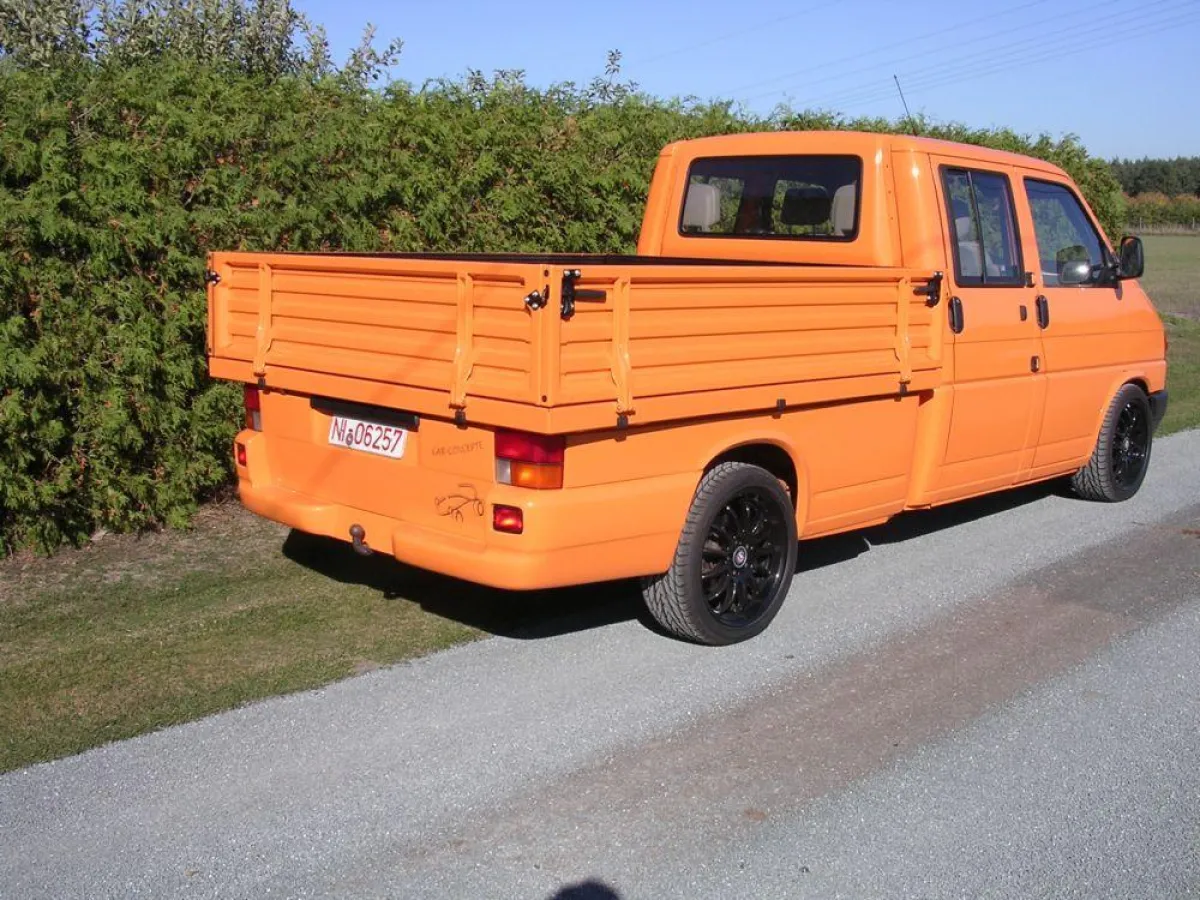 Eleganterer Auftritt: Die praktische Volkswagen Doppelkabine auf Basis des T 4 erhält mit den Umbauteilen von Car-Concepte ein schickes Aussehen.