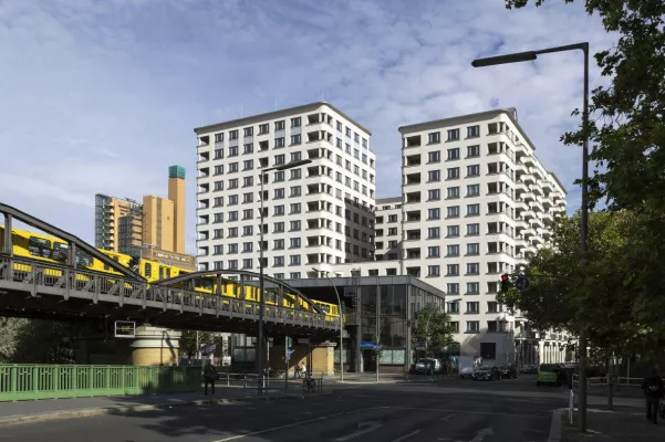 Bild: Neue Form urbaner Landgewinnung - Berliner Hochhaus "High Park" am Potsdamer Platz fertiggestellt