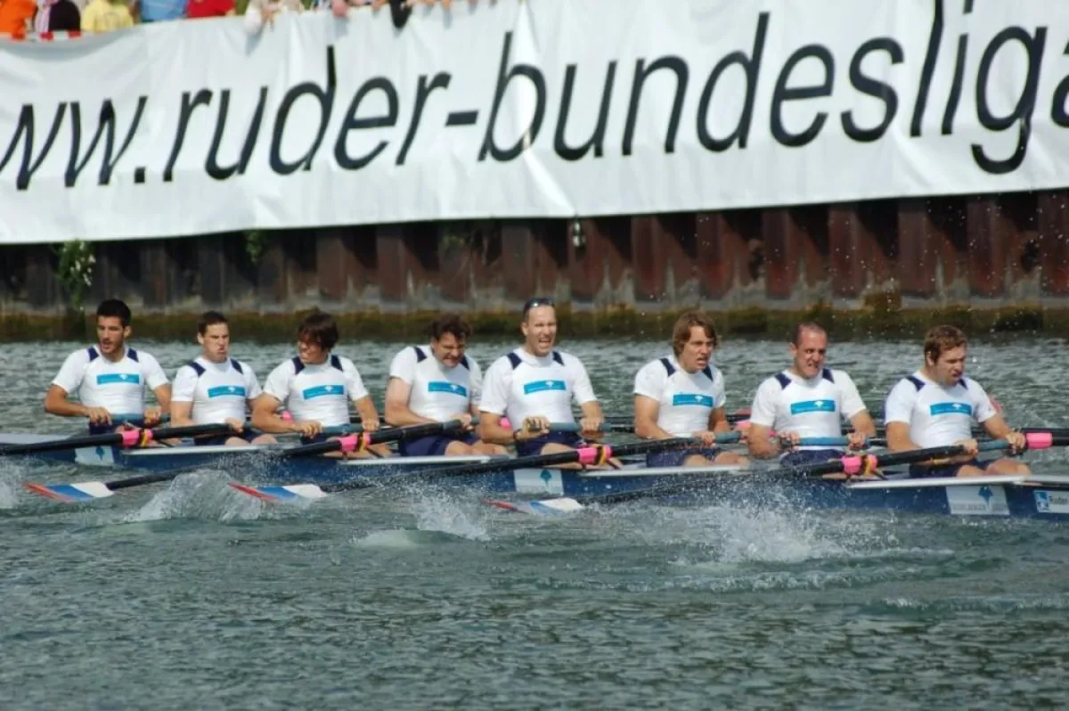 Sie legen sich mit der Heidelberger Leben in die Riemen: Die Männer des Rhein-Neckar-Achters.