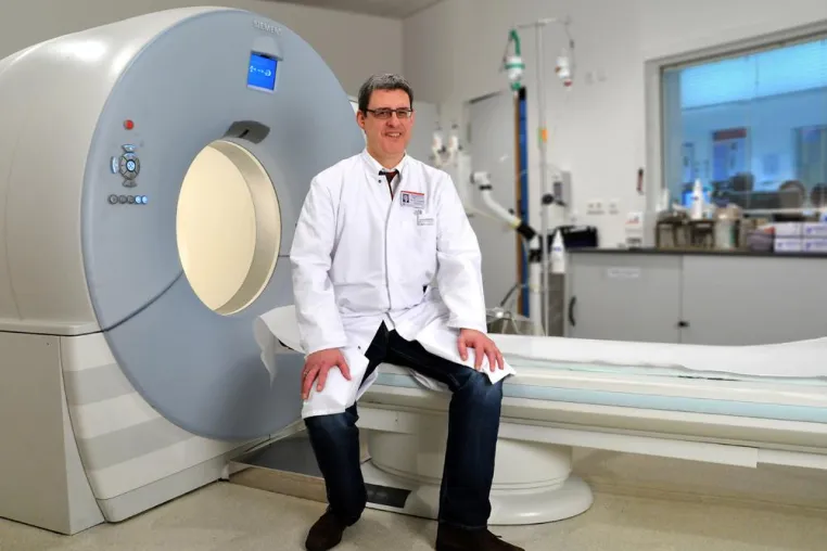Werner Weber ist neuer Institutsdirektor der Radiologie am Knappschaftskrankenhaus Bild: Werner Weber ist neuer Institutsdirektor der Radiologie am Knappschaftskrankenhaus