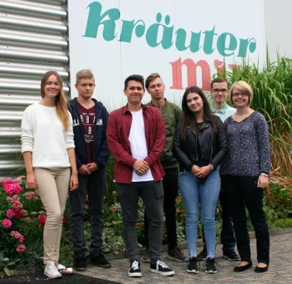 Bild: Kräuter Mix begrüßt neue Auszubildende und Studenten