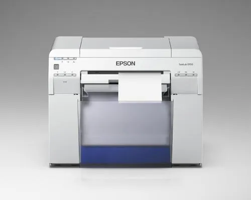 Neuer Fotoproduktionsdrucker Epson SureLab D700 Bild: Neuer Fotoproduktionsdrucker Epson SureLab D700