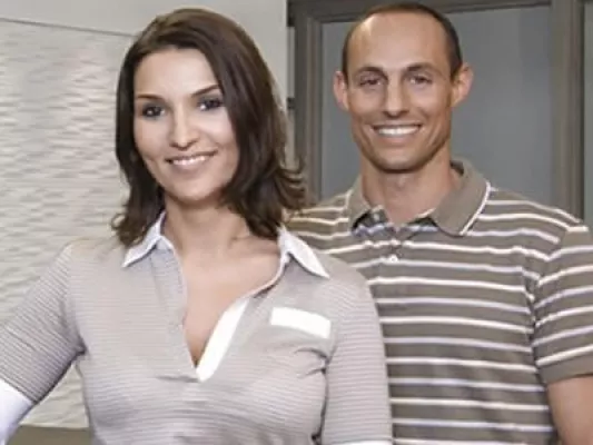 Bild: Simone Schauer und Peter Kienzle mit eigener Zahnarztpraxis am Kurfürstendamm in Berlin