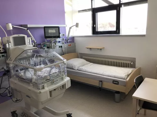 Wilhelmstift eröffnet Hamburgs erste Früh- und Neugeborenen Station mit Mutter-Kind-Zimmern Bild: Wilhelmstift eröffnet Hamburgs erste Früh- und Neugeborenen Station mit Mutter-Kind-Zimmern