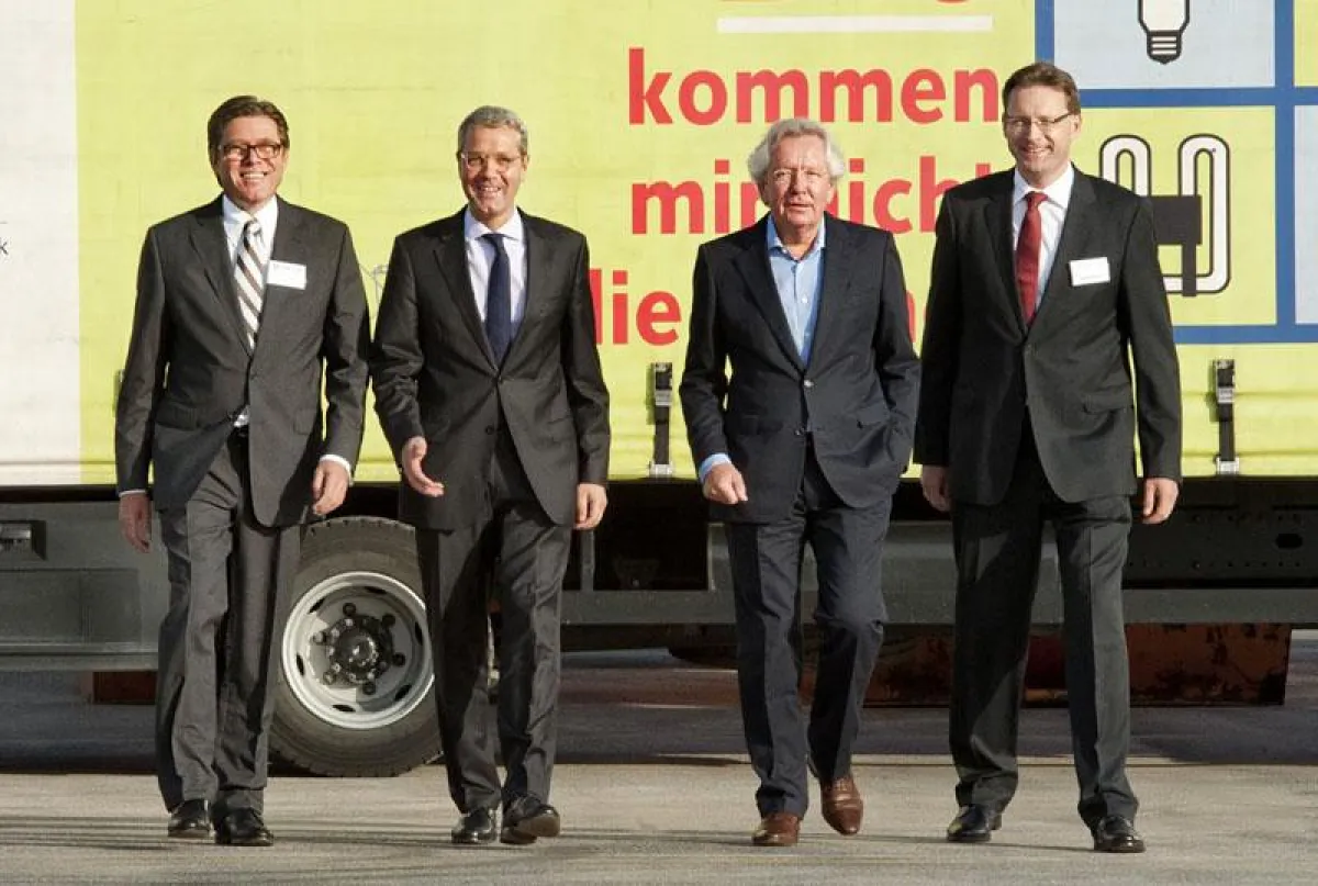 Bundesumweltminister Norbert Röttgen als Ehrengast bei der DELA-Einweihungsfeier im Industriepark Dorsten / Marl mit Geschäftsführ
