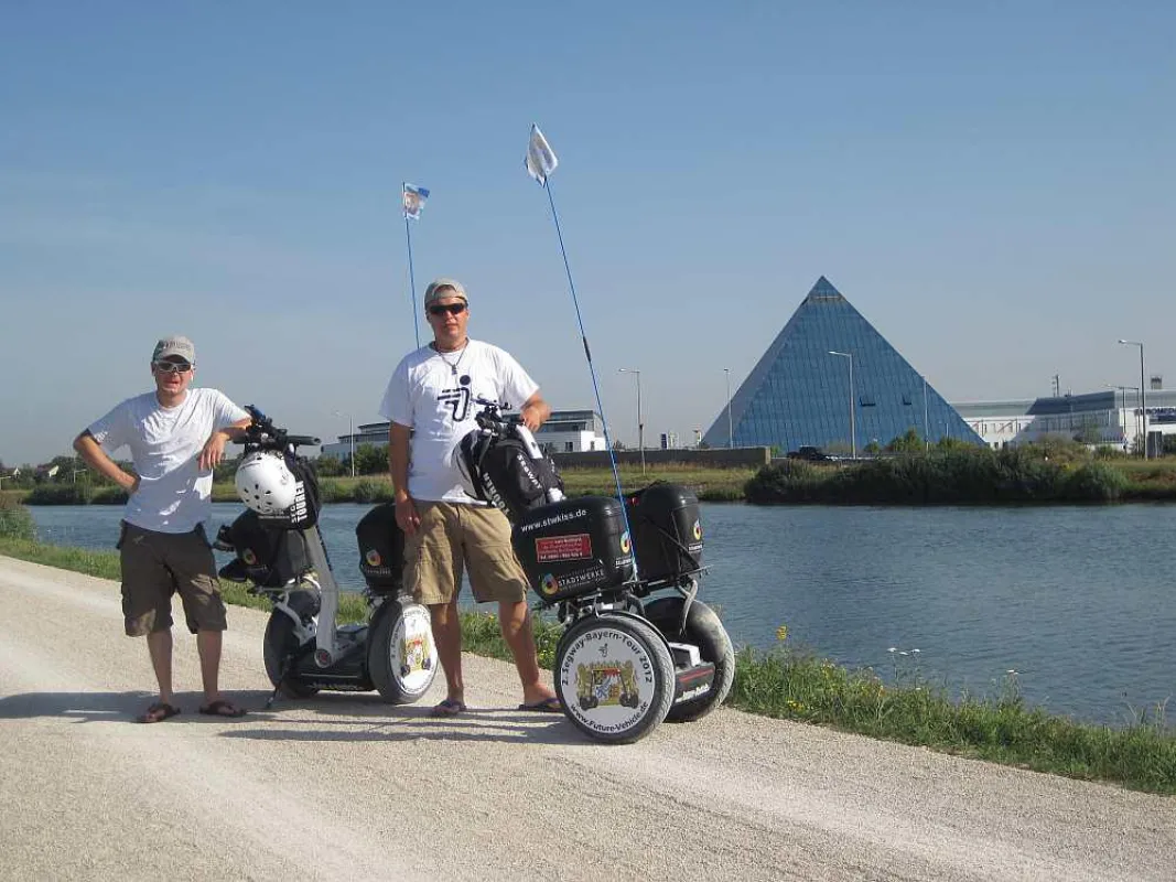 Dietz und Sterrmann auf der zweiten SEGWAY Bayern Tour 2012 am Main/Donau Kanal Höhe Nürnberg