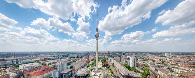 Bild: Karsten Noack hält Keynote beim ersten Berlin Low-Code Day