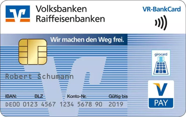 Bild: Die Raiffeisenbank Südhardt stattet ihre Kunden mit neuer VR-BankCard für kontaktloses Bezahlen aus