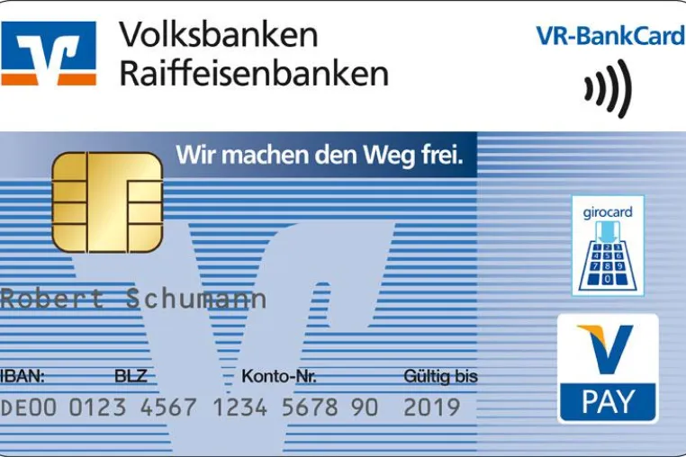 Bild: Die Raiffeisenbank Südhardt stattet ihre Kunden mit neuer VR-BankCard für kontaktloses Bezahlen aus