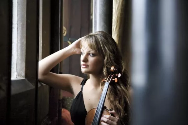 Bild: Brahms mit Nicola Benedetti und Leonard Elschenbroich bei den Münchner Symphonikern