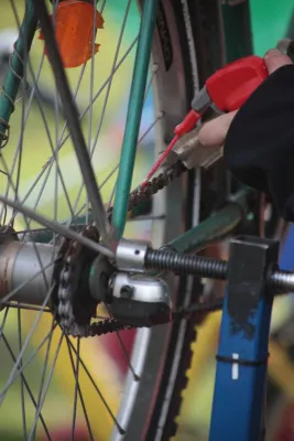 Bild: Fahrradselbsthilfewerkstatt an der Eisträumerei