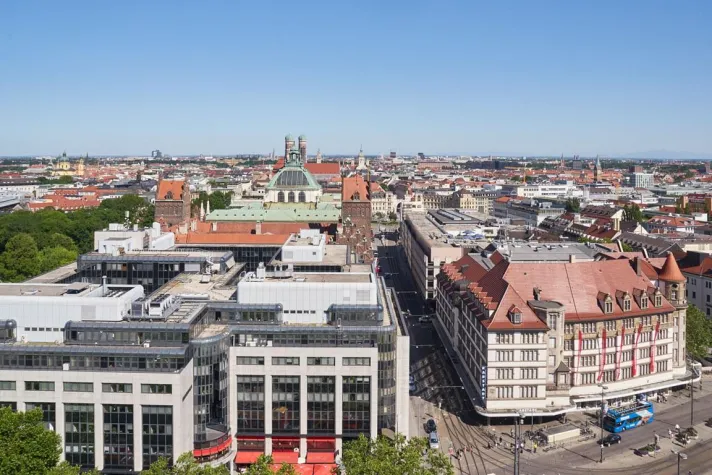 Über den Dächern der bayerischen Metropole Bild: Über den Dächern der bayerischen Metropole