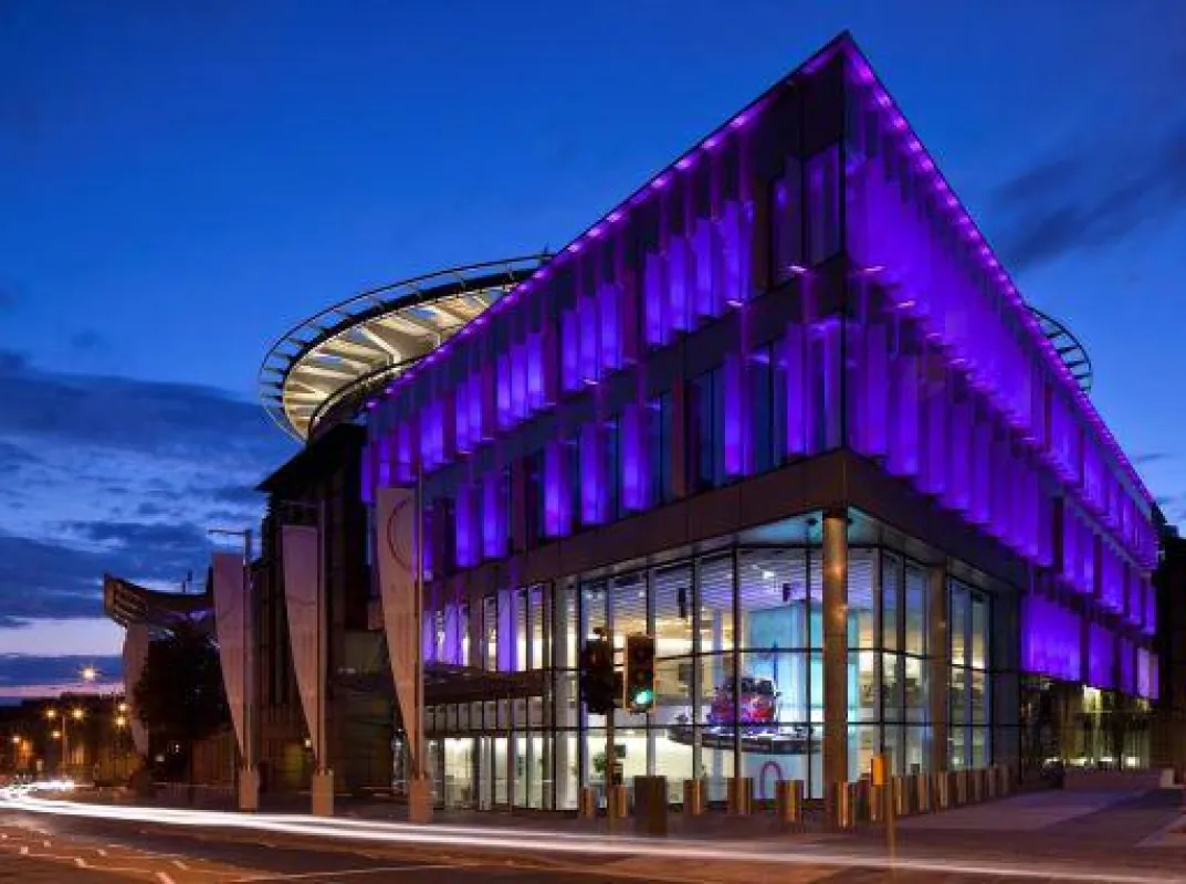 EICC Außenaufnahme bei Nacht_Copyright David Barbour