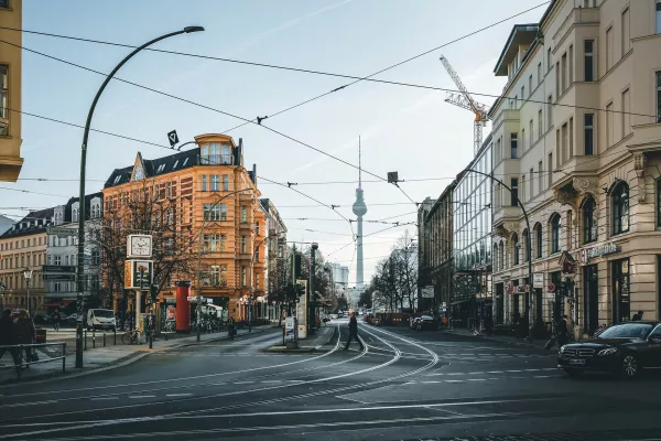 Bild: Berlin: Wo Kreativität auf Funktionalität trifft - Die Innovation im Ladenbau