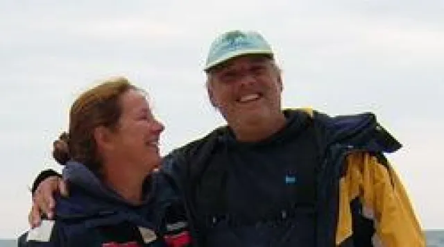 Bild: Auf den Spuren eines Weltumseglers - Mit vollen Segeln für den Schutz der Delfine