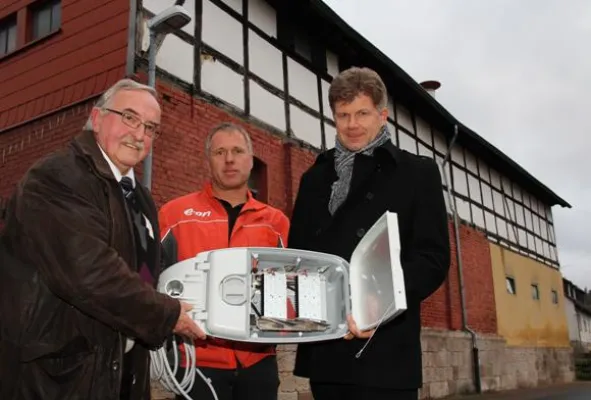 Bild: Moderne LED-Straßenbeleuchtung für Nieste