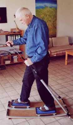 Nordic Walking im Schlafzimmer Bild: Nordic Walking im Schlafzimmer