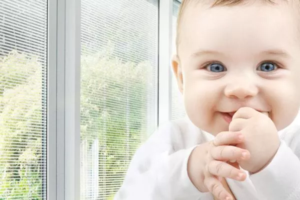 Bild: Energetischer Meilenstein: Warme Kante im Jalousie Isolierglas