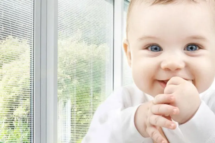 Bild: Energetischer Meilenstein: Warme Kante im Jalousie Isolierglas