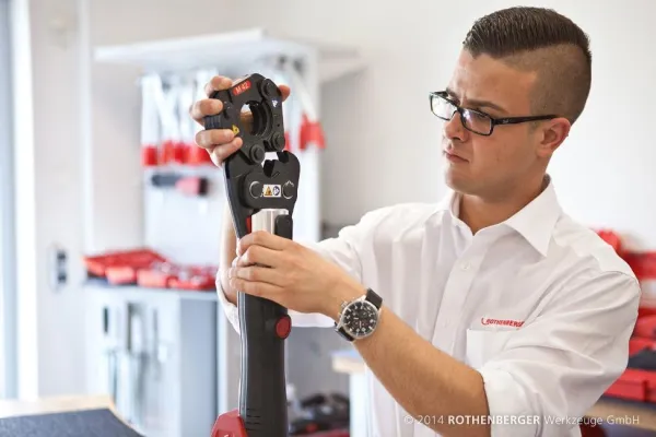Bild: Die spanischsprachige Maschinenbau-Branche erobern