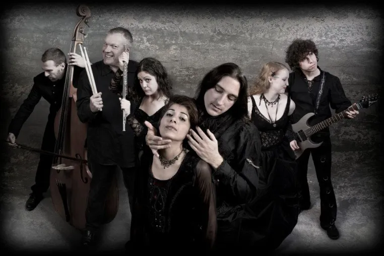 Kostenfreie Downloadsingle und Video von Adversus Bild: Kostenfreie Downloadsingle und Video von Adversus
