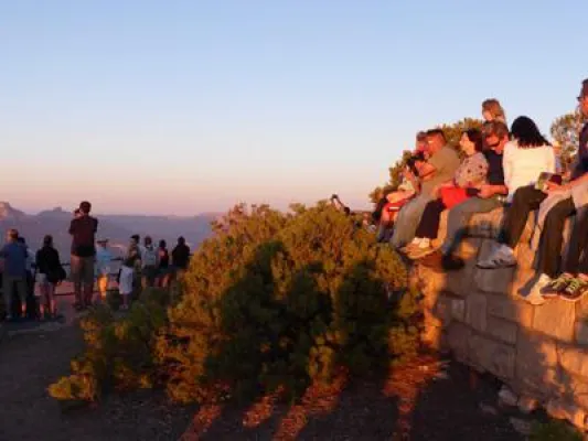 Bild: Der Grand Canyon 123 Bericht zeigt, wie man bei den Summer Touren Geld sparen kann