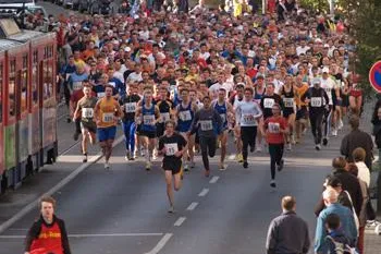 Bild: 74. Strausseelauf am 3. Oktober 20010 - Strausberg bewegt sich