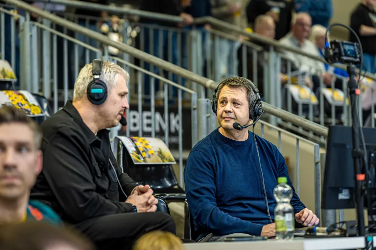 Andreas Klement als Handball Kommentator für Eintracht Hagen in 2. HBL und 3. Liga im Einsatz Bild: Andreas Klement als Handball Kommentator für Eintracht Hagen in 2. HBL und 3. Liga im Einsatz