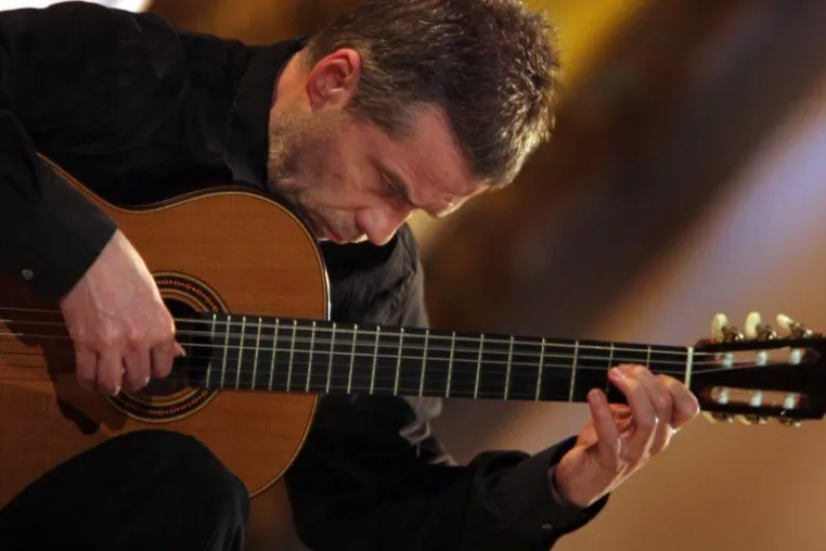 Bild: Gitarren-Konzert mit Friedemann Wuttke im Literaturhotel in Iserlohn