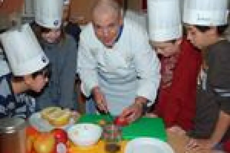 Bild: Pullman Aachen Quellenhof: Küchenchef bringt Schulkinder an den Herd