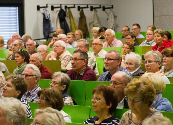 Bild: GenerationenHochschule aktuell befasst sich mit der Komplexität der internationalen Finanzkrise